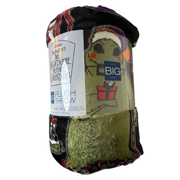 The Big One Nightmare Before Christmas Holiday Oversized Plush Throw 5'X6' Santa - Picture 2 of 5